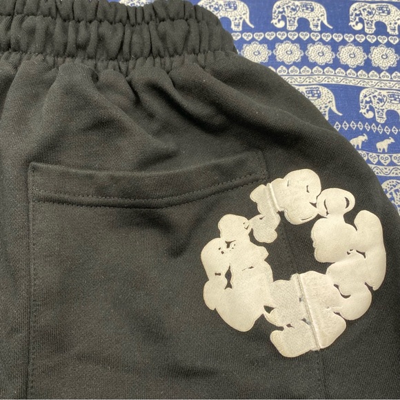 Denim Tears Shorts Black The Cotton Wreath
Sweatshirt Short XL - Picture 7 of 9